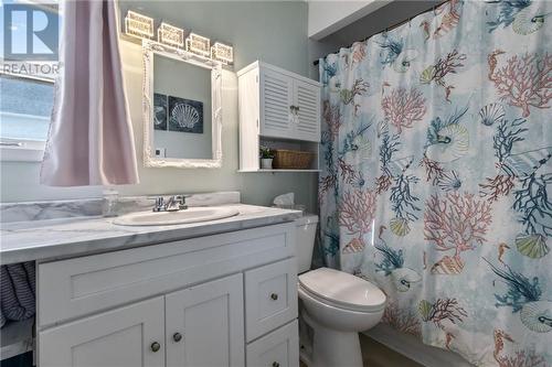 46 Spruce Street, Moncton, NB - Indoor Photo Showing Bathroom