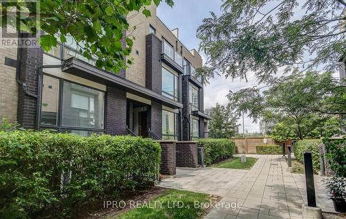 98 - 30 Fieldway Road, Toronto (Islington-City Centre West), ON - Outdoor