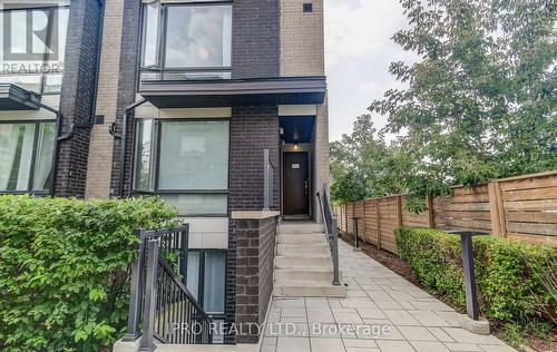 98 - 30 Fieldway Road, Toronto (Islington-City Centre West), ON - Outdoor