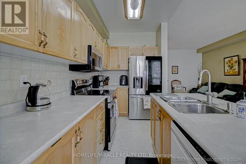 5639 Raleigh Street, Mississauga (Churchill Meadows), ON - Indoor Photo Showing Kitchen With Double Sink