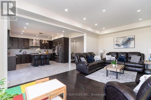 22 Wainwright Drive, Brampton (Northwest Brampton), ON - Indoor Photo Showing Living Room