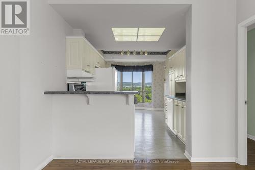 1105 - 1201 North Shore Boulevard E, Burlington (Brant), ON - Indoor Photo Showing Kitchen