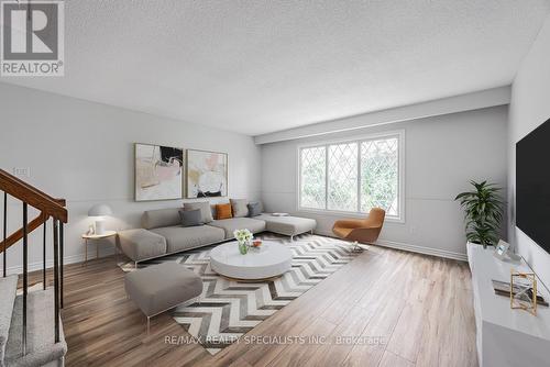 30 Winterfold Drive, Brampton (Madoc), ON - Indoor Photo Showing Living Room