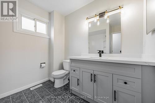 30 Winterfold Drive, Brampton (Madoc), ON - Indoor Photo Showing Bathroom