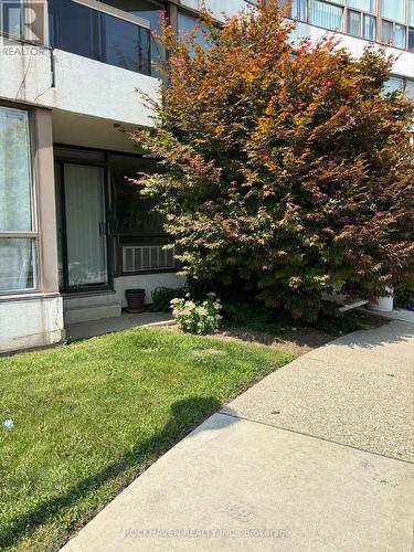 108 - 107 Bagot Street, Guelph (Onward Willow), ON - Outdoor