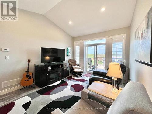 41 Virginia Crescent, Belleville, ON - Indoor Photo Showing Living Room