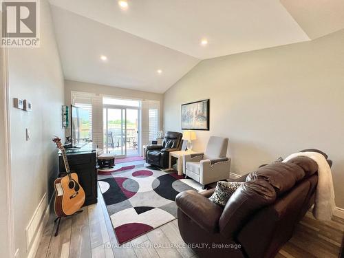 41 Virginia Crescent, Belleville, ON - Indoor Photo Showing Living Room