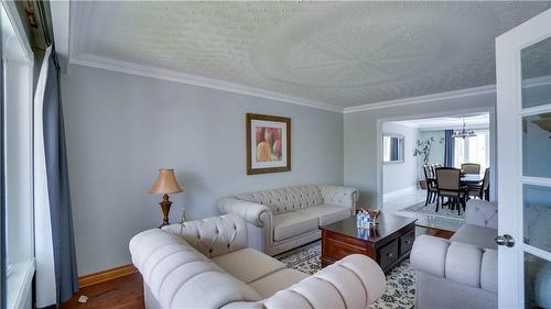 66 Glen Cannon Drive, Stoney Creek, ON - Indoor Photo Showing Living Room