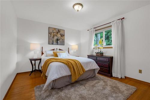 293 Harmony Road, Ancaster, ON - Indoor Photo Showing Bedroom