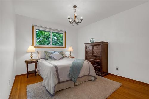 293 Harmony Road, Ancaster, ON - Indoor Photo Showing Bedroom