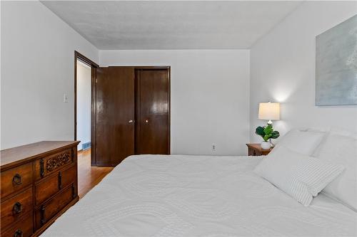 PRIMARY BEDROOM - 62 Eastbury Drive, Stoney Creek, ON - Indoor Photo Showing Bedroom