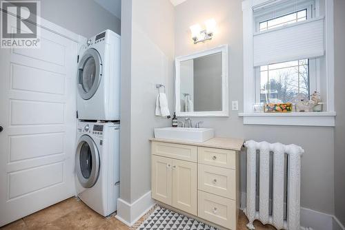 379 Mackay Street, Pembroke, ON - Indoor Photo Showing Laundry Room