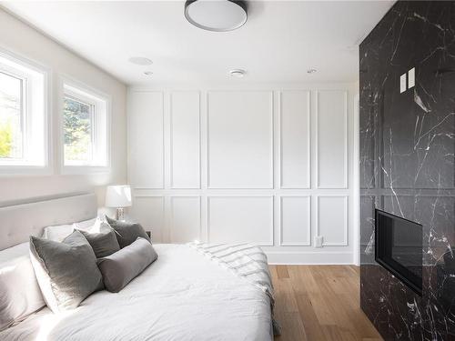 662 Monterey Ave, Oak Bay, BC - Indoor Photo Showing Bedroom