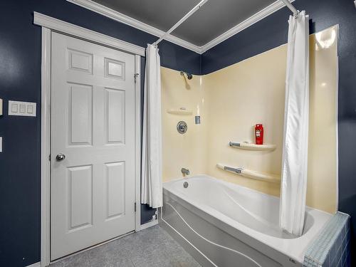 372 Alder St, Campbell River, BC - Indoor Photo Showing Bathroom