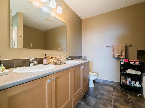 205-555 Franklyn St, Nanaimo, BC - Indoor Photo Showing Bathroom