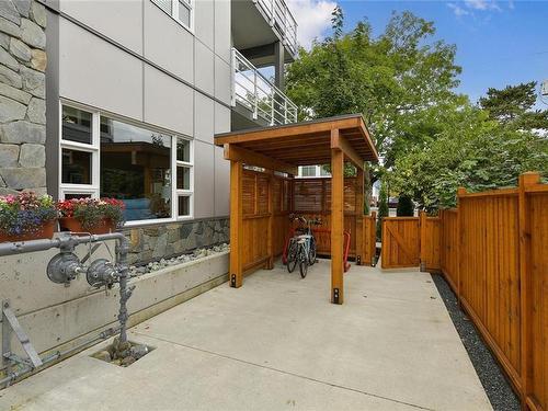 409-9861 Third St, Sidney, BC - Outdoor With Balcony