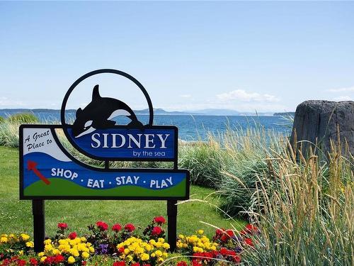 409-9861 Third St, Sidney, BC - Outdoor With View