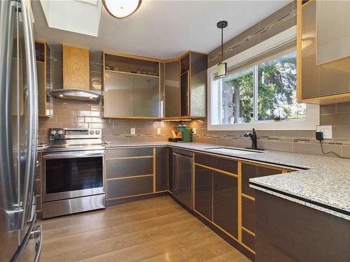3077 Brittany Dr, Colwood, BC - Indoor Photo Showing Kitchen
