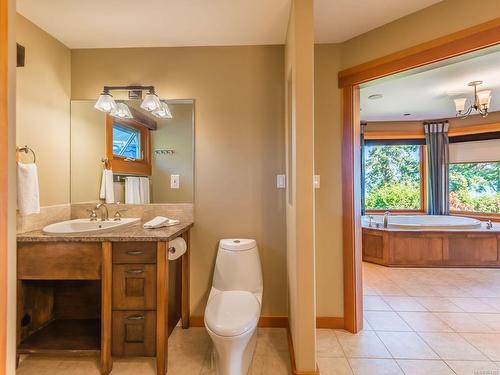 511 Soriel Rd, Parksville, BC - Indoor Photo Showing Bathroom