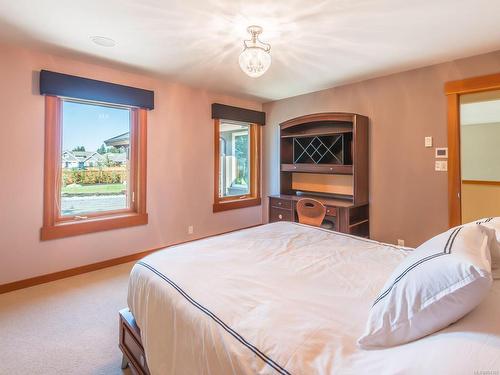 511 Soriel Rd, Parksville, BC - Indoor Photo Showing Bedroom