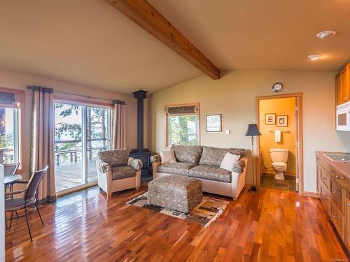 511 Soriel Rd, Parksville, BC - Indoor Photo Showing Living Room
