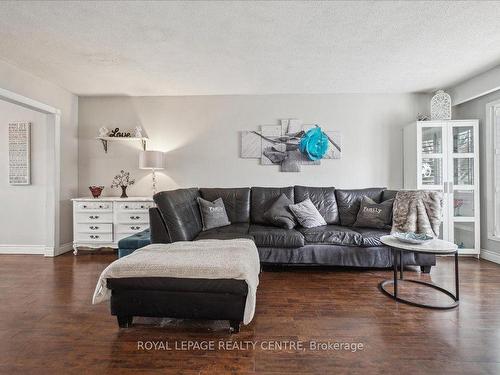 3359 Mainsail Cres, Mississauga, ON - Indoor Photo Showing Living Room