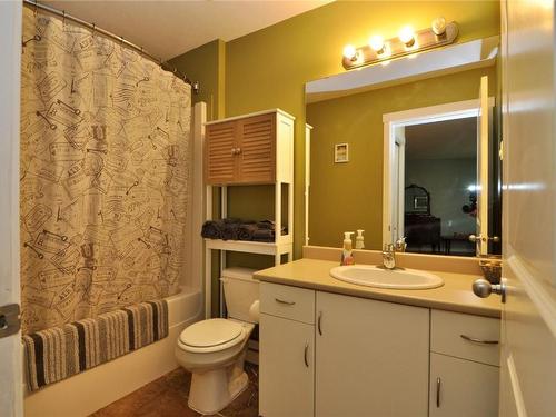 311-1479 Glenmore Road, Kelowna, BC - Indoor Photo Showing Bathroom