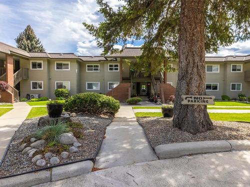 104-4340A Beach Avenue, Peachland, BC - Outdoor With Facade