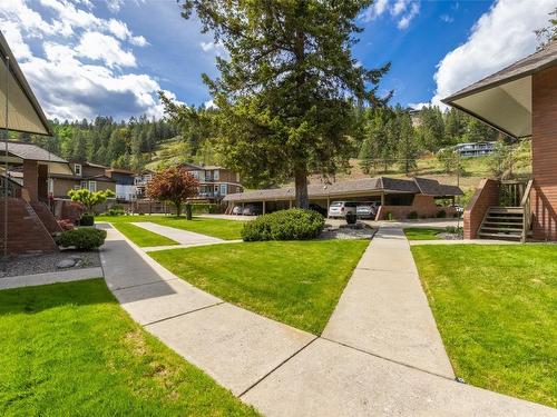 104-4340A Beach Avenue, Peachland, BC - Outdoor