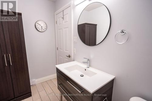 309 - 275 Eiwo Court, Waterloo, ON - Indoor Photo Showing Bathroom
