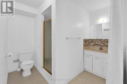 2225 Longfellow Avenue, Windsor, ON - Indoor Photo Showing Bathroom