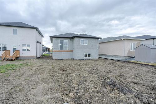 27 Prestwick Street, Niverville, MB - Outdoor With Exterior