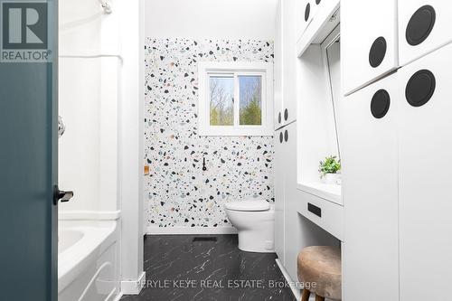 1322 Britannia Road, Huntsville, ON - Indoor Photo Showing Bathroom