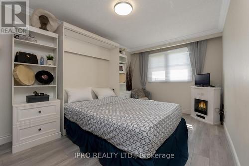 118 Ashurst Crescent, Brampton, ON - Indoor Photo Showing Bedroom
