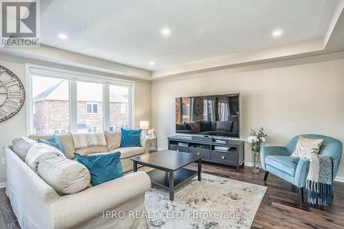 188 Ruhl Drive, Milton, ON - Indoor Photo Showing Living Room