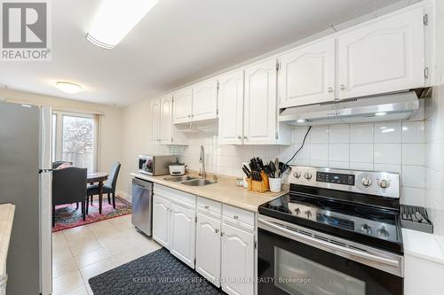 2462 Grindstone Court, Mississauga, ON - Indoor Photo Showing Kitchen With Double Sink