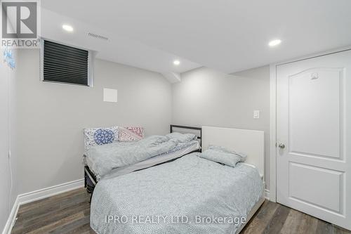 8 Teal Crest Circle, Brampton, ON - Indoor Photo Showing Bedroom