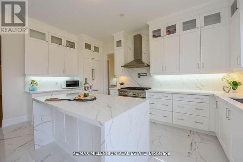 66 Dairymaid Road, Brampton, ON - Indoor Photo Showing Kitchen With Upgraded Kitchen