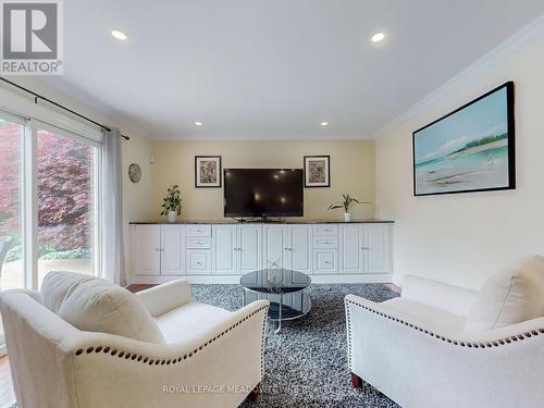 3124 Woodward Avenue, Burlington, ON - Indoor Photo Showing Living Room