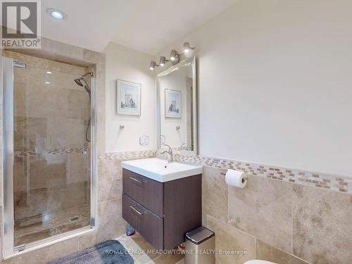 3124 Woodward Avenue, Burlington, ON - Indoor Photo Showing Bathroom