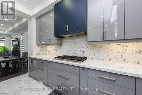 897 Fourth Street, Mississauga, ON - Indoor Photo Showing Kitchen With Upgraded Kitchen