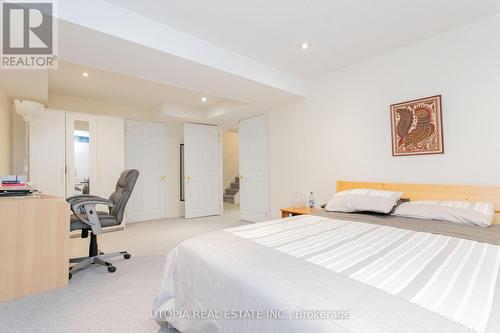 3967 Mcdowell Drive, Mississauga, ON - Indoor Photo Showing Bedroom