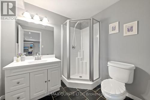 48 Settlers Landing Drive, Quinte West, ON - Indoor Photo Showing Bathroom