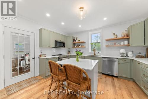 276 William Street, Belleville, ON - Indoor Photo Showing Kitchen With Upgraded Kitchen