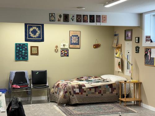 543 Hartland Avenue, Midway, BC - Indoor Photo Showing Bedroom