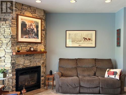 543 Hartland Avenue, Midway, BC - Indoor Photo Showing Living Room With Fireplace