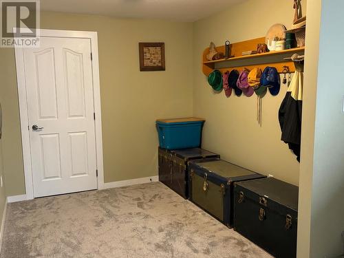 543 Hartland Avenue, Midway, BC - Indoor Photo Showing Other Room