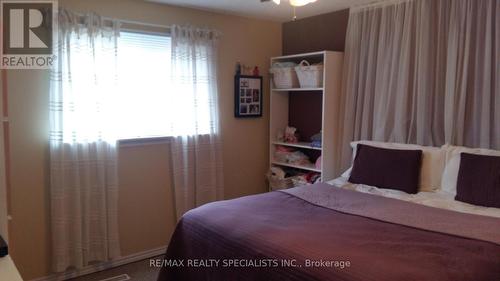 40 Madison Street, Brampton, ON - Indoor Photo Showing Bedroom