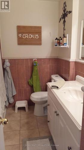 40 Madison Street, Brampton, ON - Indoor Photo Showing Bathroom