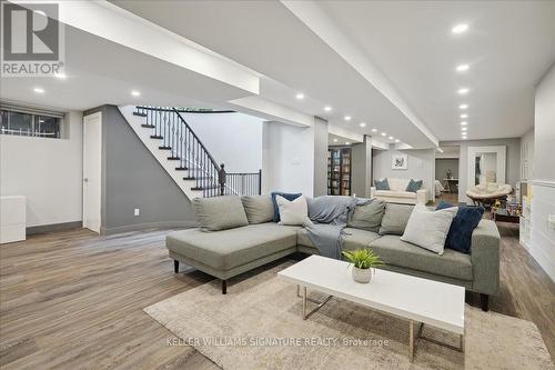 20 Craven Avenue, Burlington, ON - Indoor Photo Showing Living Room